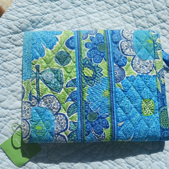 Vera Bradley Blue and Green Doodle Daisy jewelry folio - Picture 5 of 8